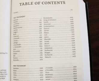NKJV Pew Bible Large Print Hardcover Burgundy Red Letter Comfort Print Holy Bible New King James Version Thomas Nelson 9780718095635 Amazon Books